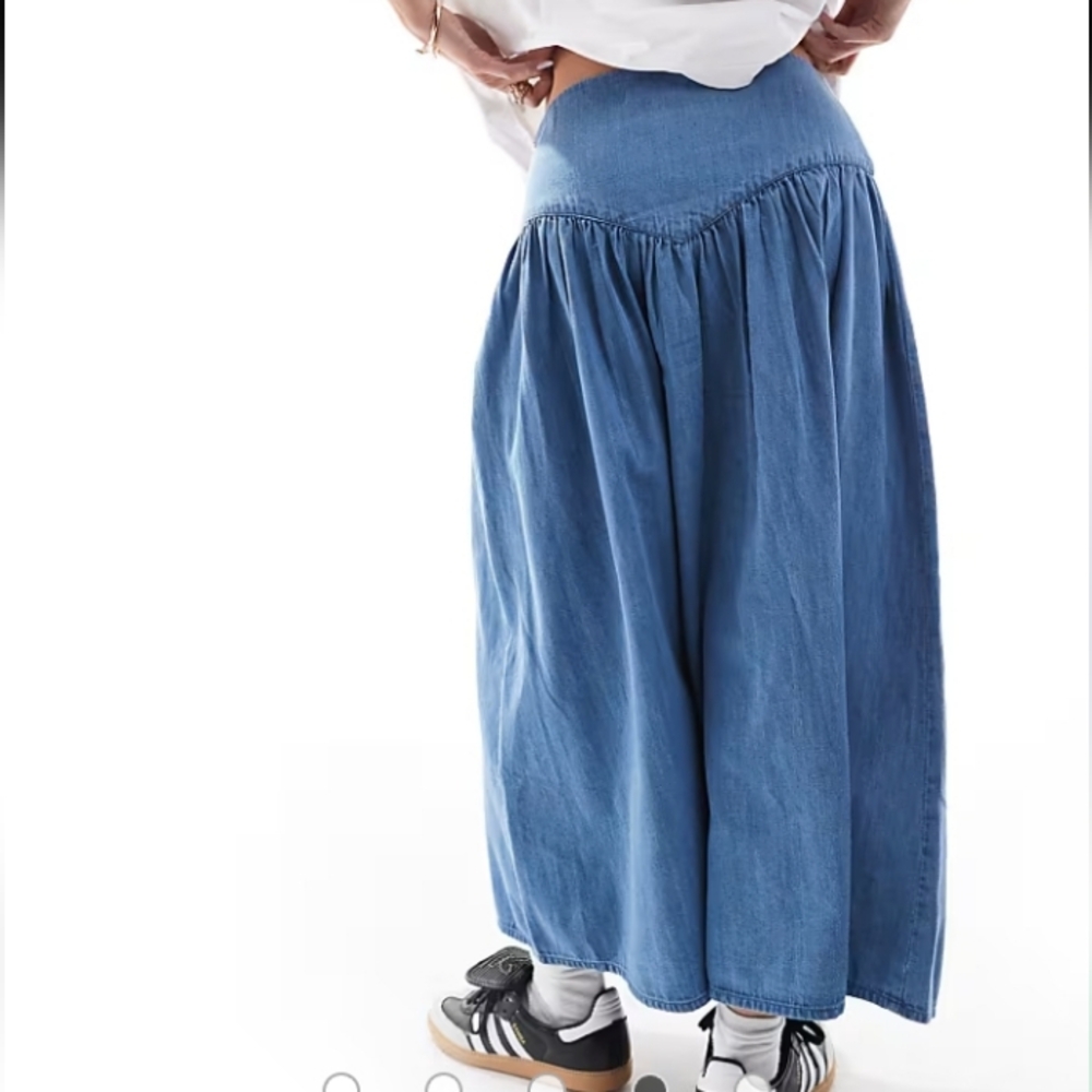 Wednesday Girl Chambray Blue Midi Skirt With Gathers. Size XL - Picture 3 of 15